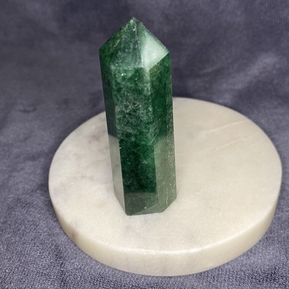 Green Strawberry Quartz Tower - Picture 2 of 4